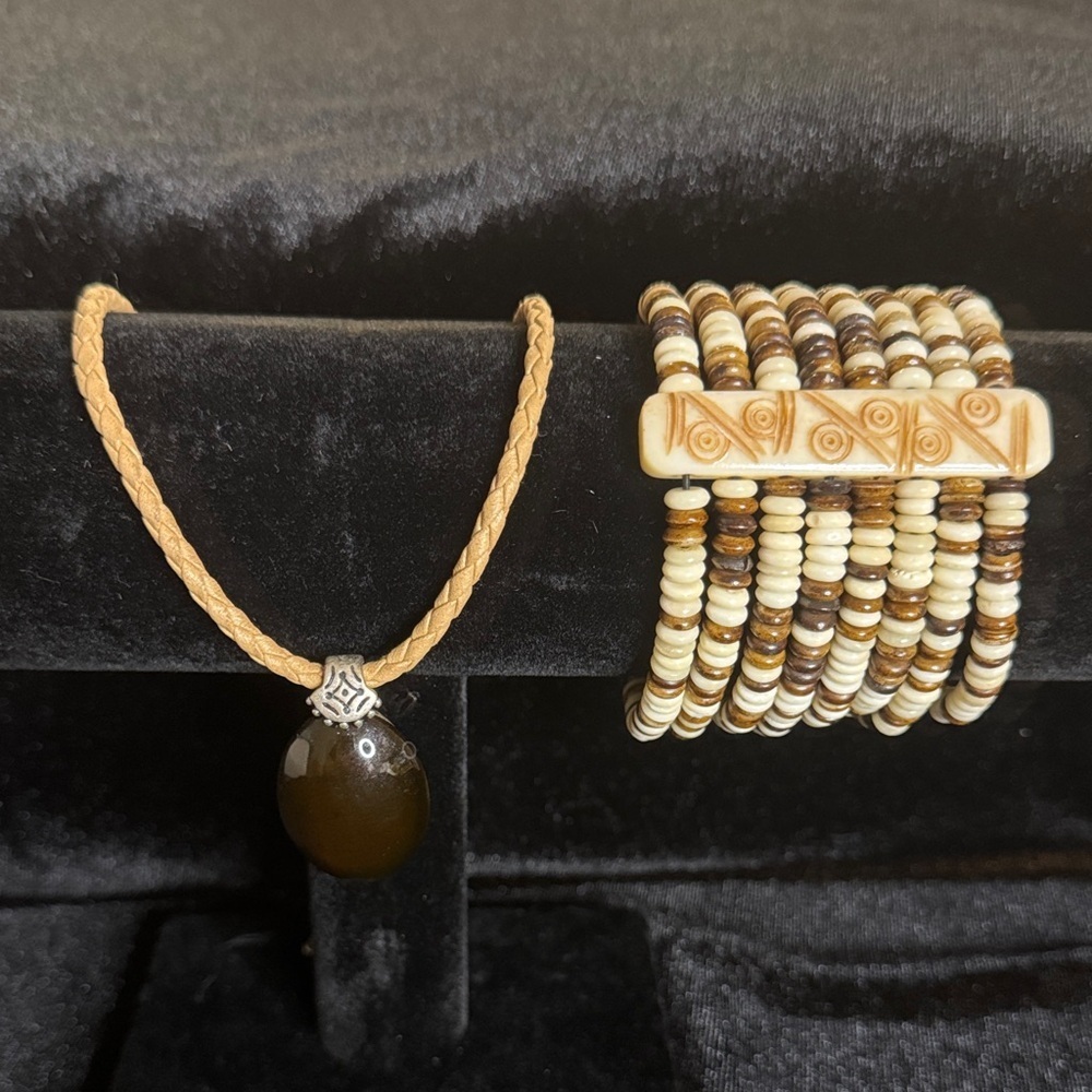 Elegant Tan Necklace with Beaded Bracelet